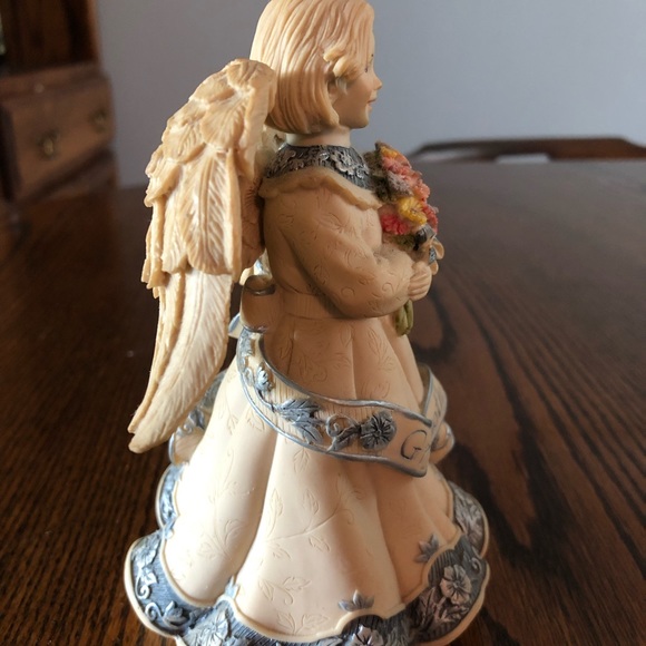 Sarah’s Angels “Janis” grandmother figurine - Picture 2 of 5
